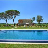 3 Bedroom Villa with Pool and Mountainous Views in Tuscany, Sleeps 6